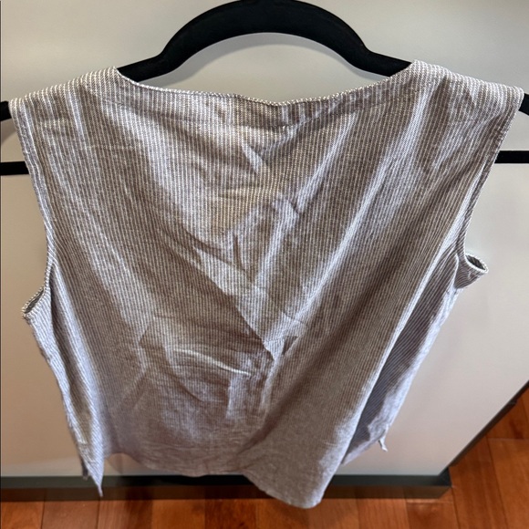 Anne Klein Gray Striped Sleeveless Blouse - Picture 5 of 7